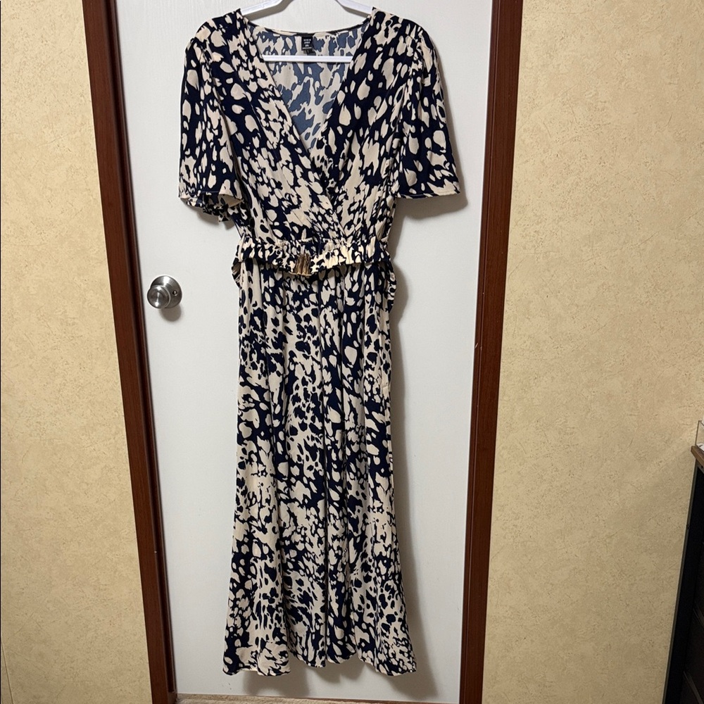 SHEIN Elegant Black and Cream Maxi Dress Size 2XL